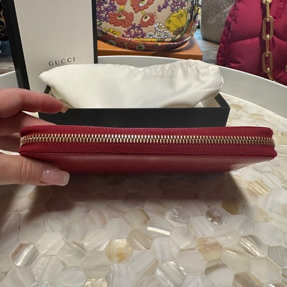 AUTHENTIC Gucci Apollo Embossed GG calfskin leather wallet! - Picture 6 of 10